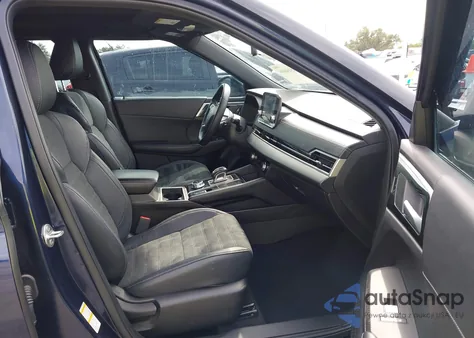 2022 Mitsubishi Outlander Black Edition 2Wd/Se 2.5 2Wd/Se Launch Edition 2Wd from USA, damaged, VIN JA4J3UA81NZ080851